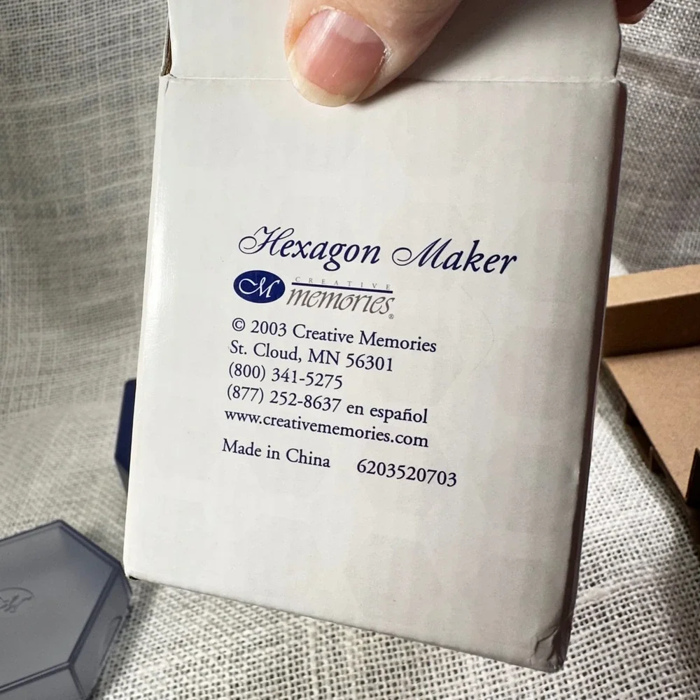 Creative Memories Hexagon Maker Double Paper Punch 1.25 and 1.5 Inch 6203520703